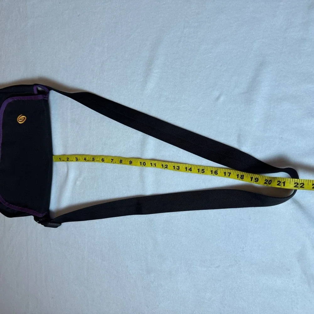 Timbuk2 Classic Crossbody Messenger Bag Nlack Purple Trim Adjustable Strap Bike